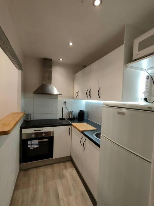 Appartement Au Coeur Du Village Sisteron Exteriör bild