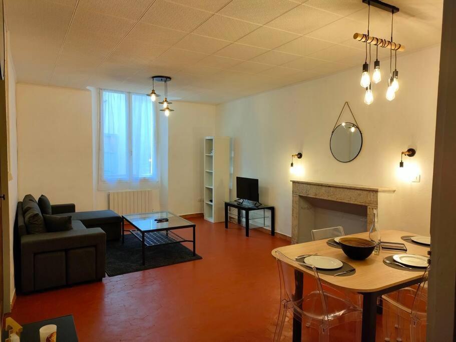 Appartement Au Coeur Du Village Sisteron Exteriör bild